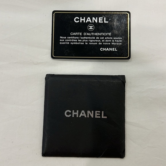 100% Authentic CHANEL Puzzle Accordion Flap Bag - Picture 4 of 16